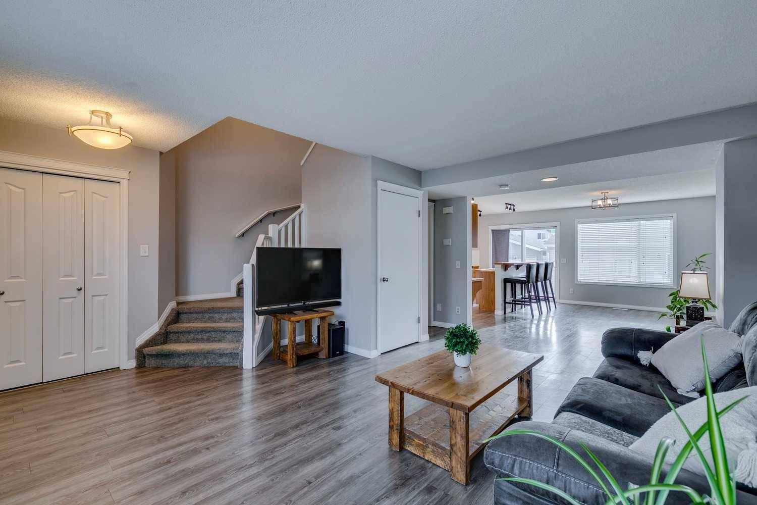 Calgary, AB T2Z 4S3,140 Prestwick Villas SE