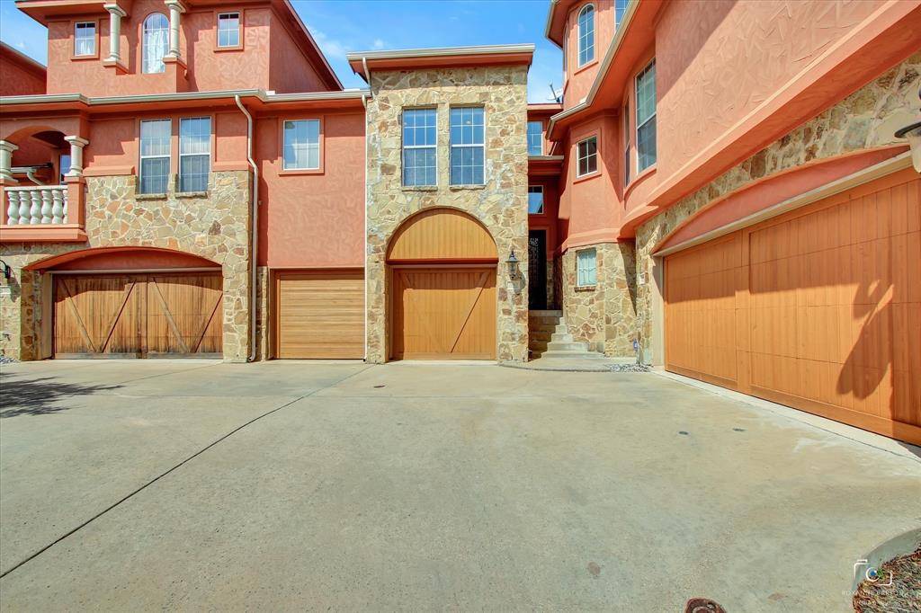 Grand Prairie, TX 75054,2600 Piazza Court #2