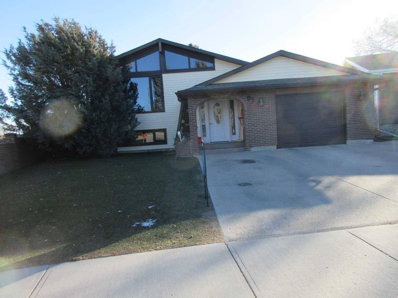 Lethbridge, AB T1K 4W8,95 ELM CRES S