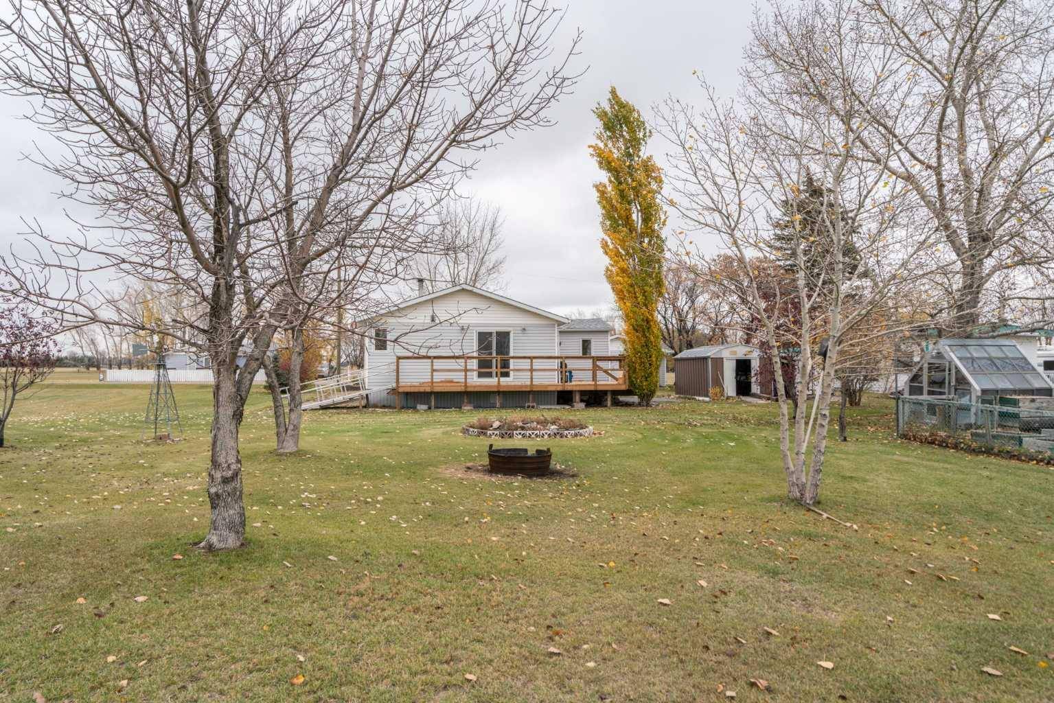 Rural Wheatland County, AB T1P0V2,221 Eagle Lake CRES