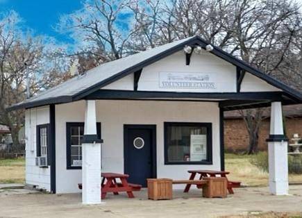 Pilot Point, TX 76258,301 S Washington Street