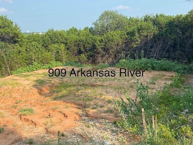 Granbury, TX 76048,909 Arkansas River Drive