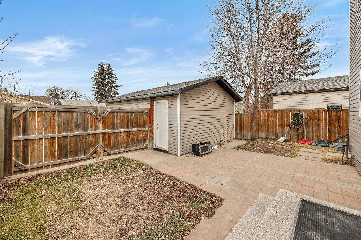 Calgary, AB T2A 6S5,164 Abingdon CT NE