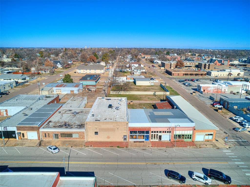 Shawnee, OK 74801,212 W Main