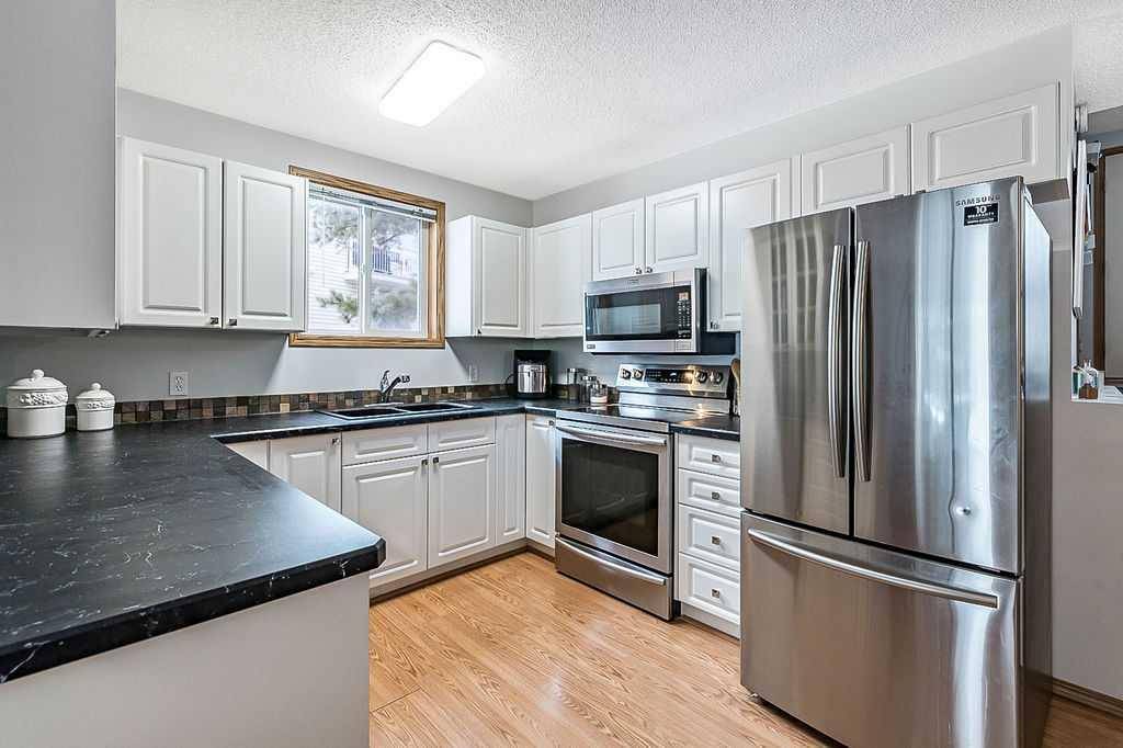 Calgary, AB T2Y 3K4,197 Somervale PT SW