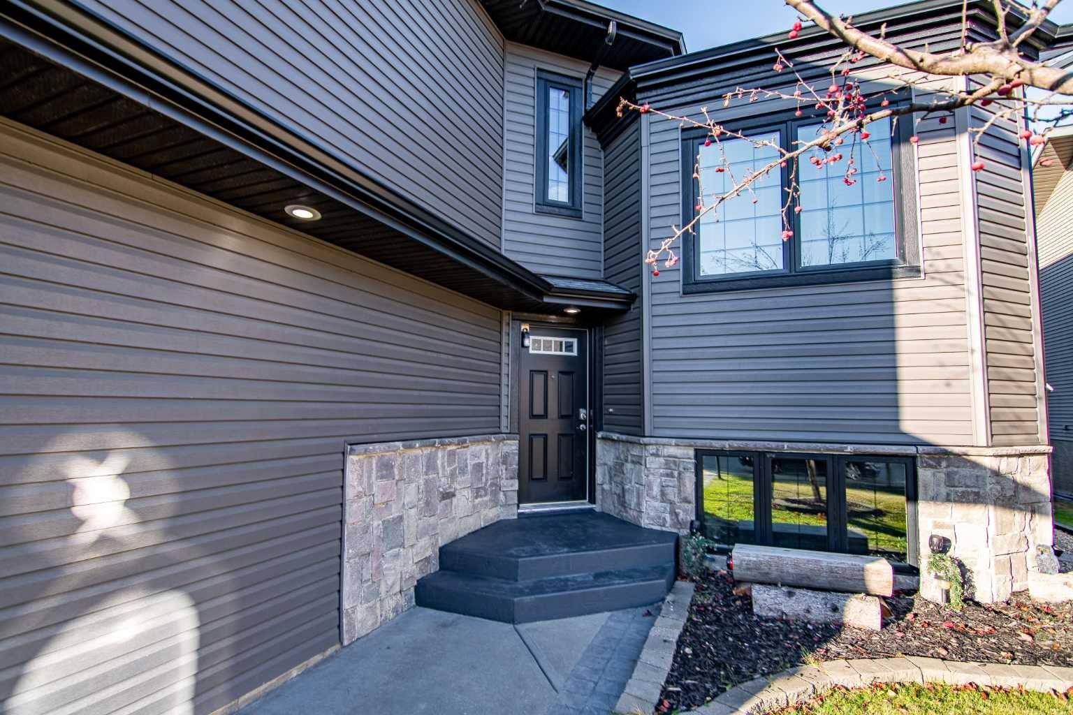 Red Deer, AB T4R 0H8,101 Vincent Close