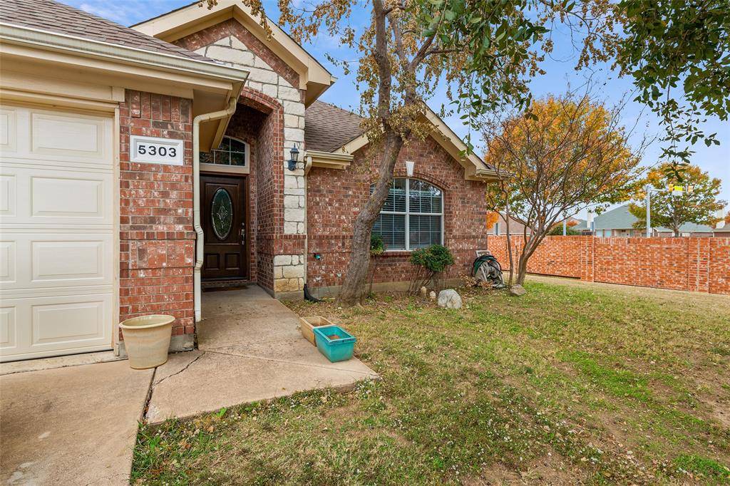 Grand Prairie, TX 75052,5303 Castlewood Circle