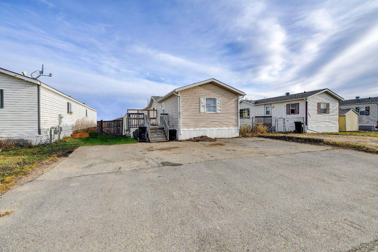 Clairmont, AB T8X 5E2,10815 98 ST