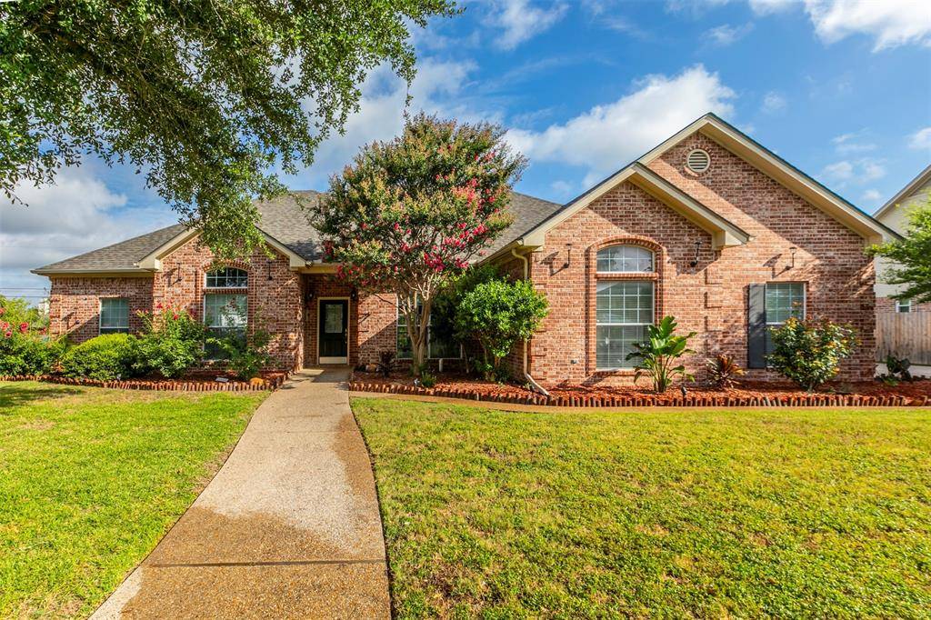 Hewitt, TX 76643,713 Oakmont Drive