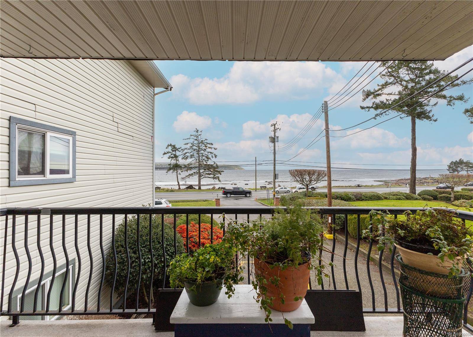 Campbell River, BC V9W 1A6,622 Island Hwy S #202