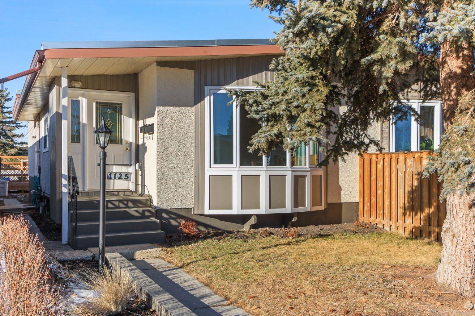 Calgary, AB T3C 1Z2,1125 42 ST SW