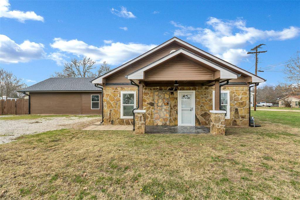 Paradise, TX 76073,102 Maple Street