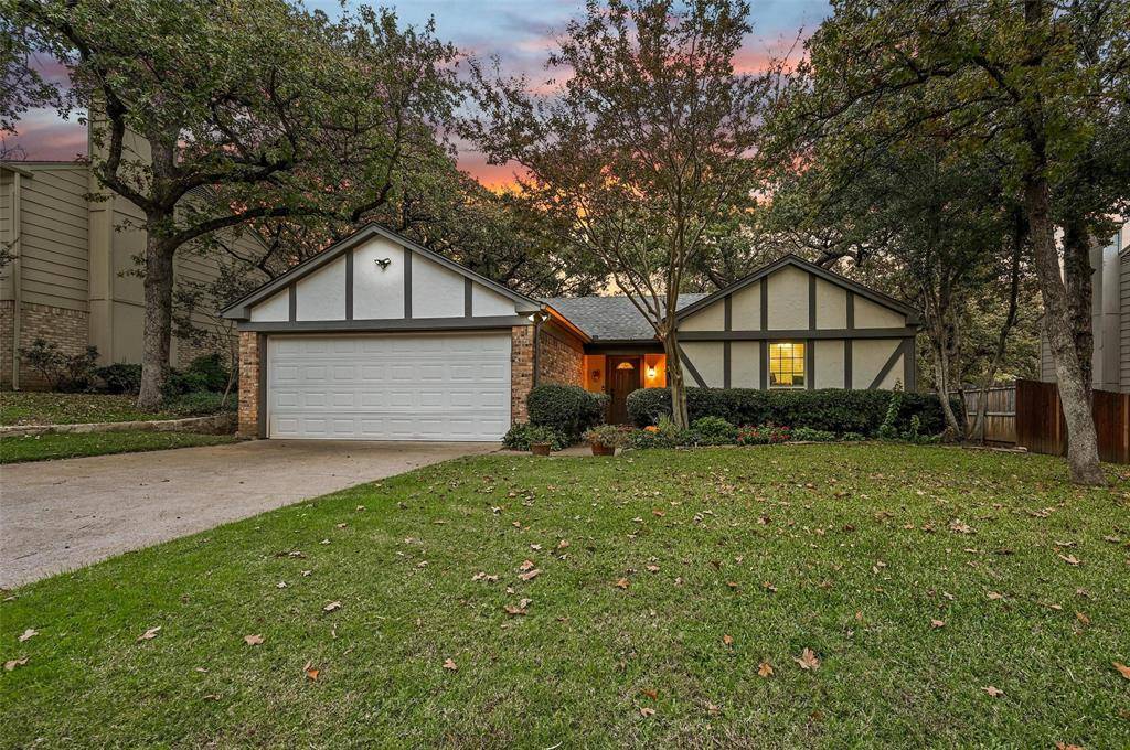 Euless, TX 76039,415 Knoll Wood Court