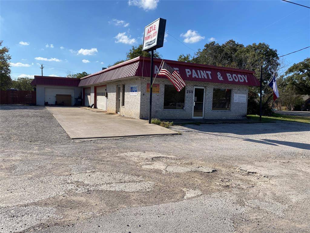 Azle, TX 76020,233 W Main Street