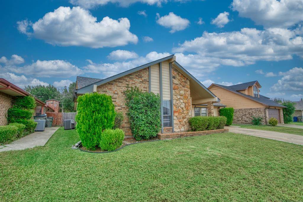 Watauga, TX 76148,7716 Pear Tree Lane