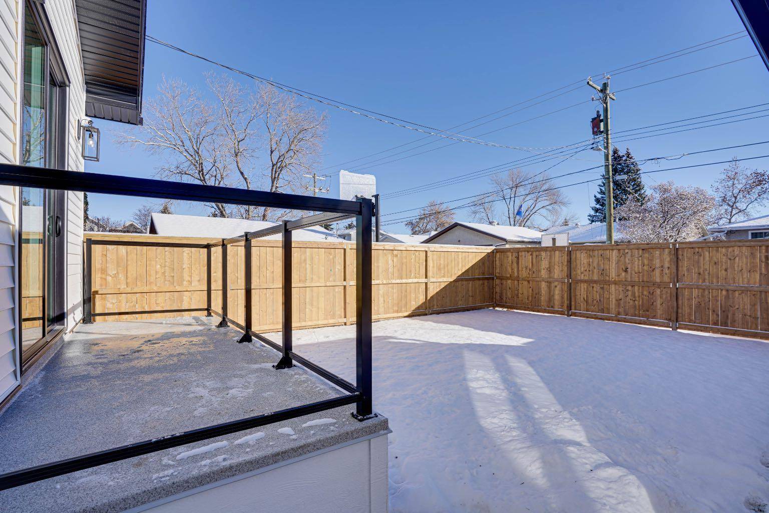 Calgary, AB T2L 1R4,12 Baker CRES NW