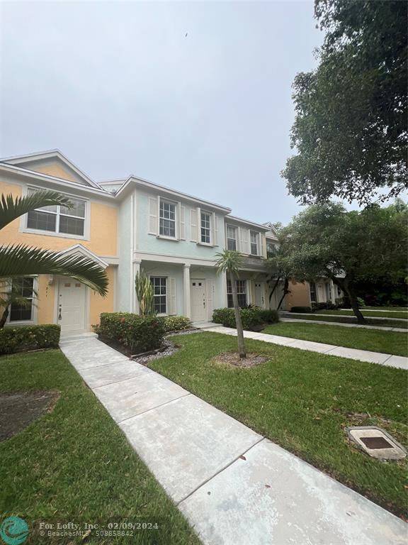 Weston, FL 33326,209 Mallory Ct  #209