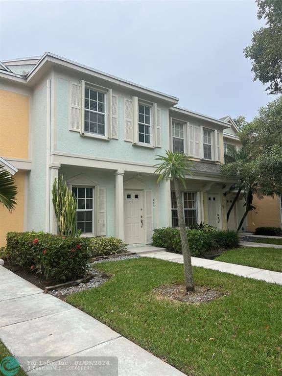 Weston, FL 33326,209 Mallory Ct  #209