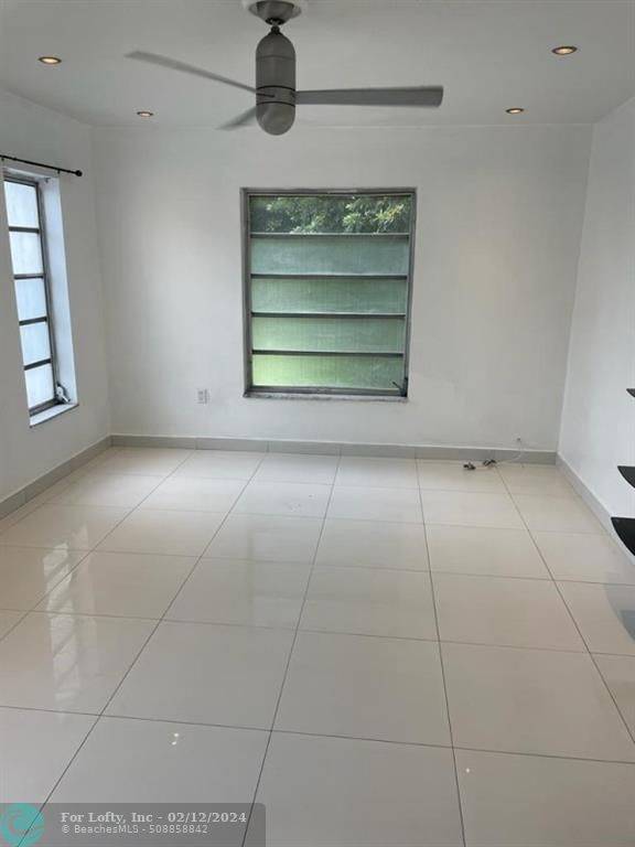 North Miami, FL 33161,365 NE 125 ST #216