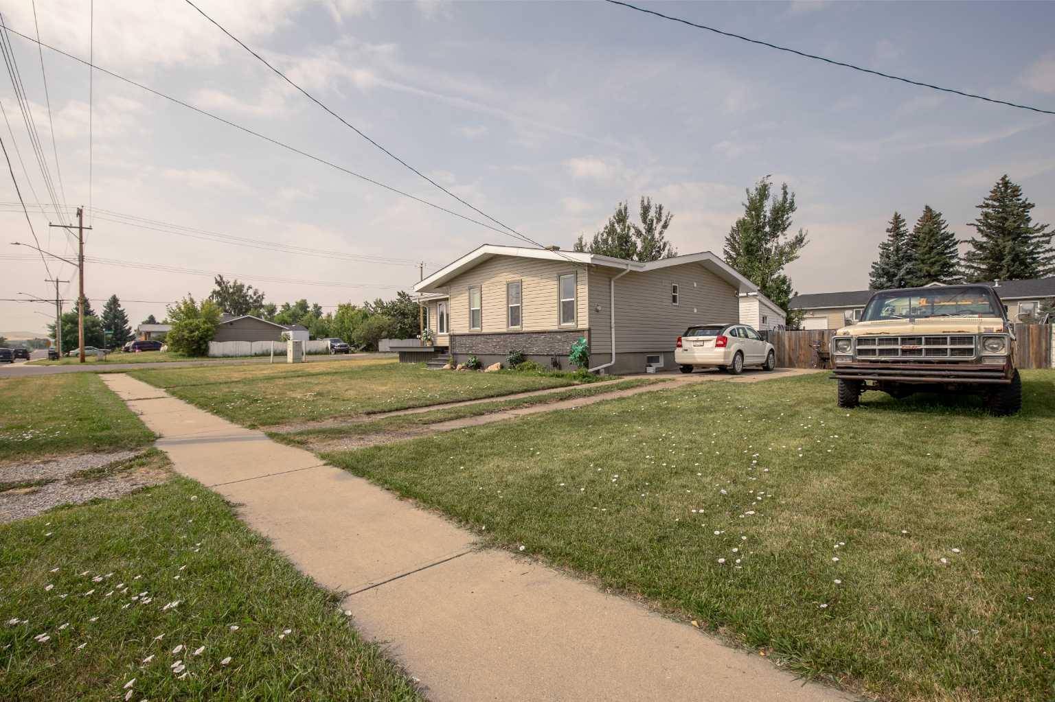 Cardston, AB T0K0K0,389 5 ST W