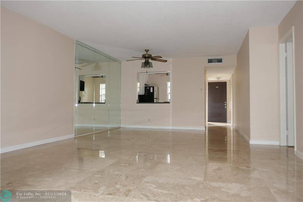 Pompano Beach, FL 33060,138 S Cypress Rd  #216