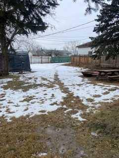 Beaverlodge, AB T0H0C0,1107 5th AVE