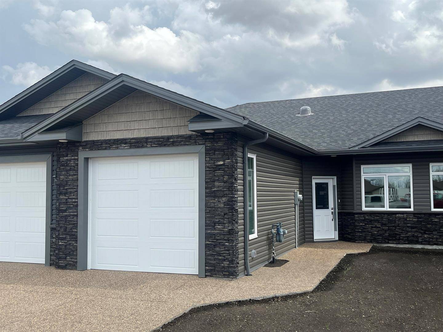 Camrose, AB T4V 5K9,3325 50A Street Close