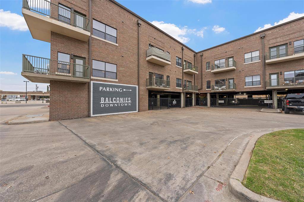 Waco, TX 76701,330 Austin Avenue #328