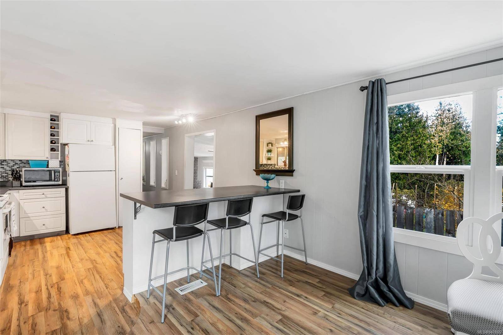 Saltair, BC V0R 1K2,10516 Maytree Rd