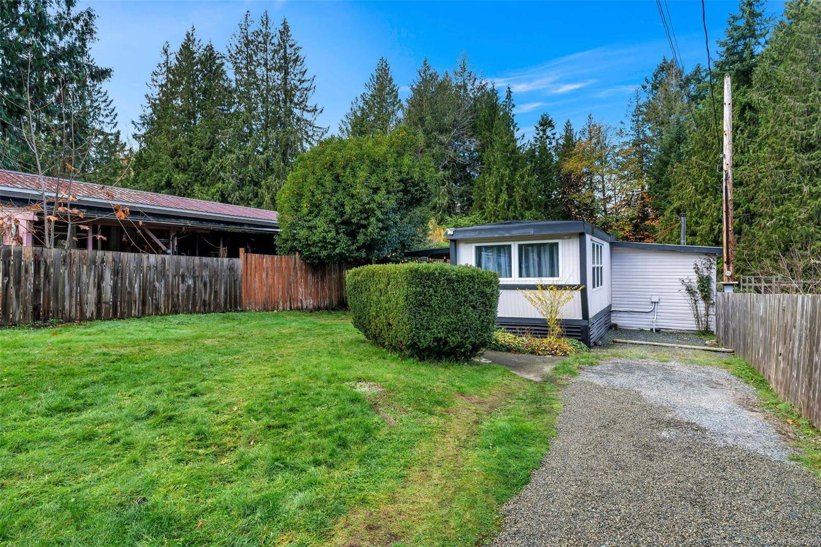 Saltair, BC V0R 1K2,10516 Maytree Rd