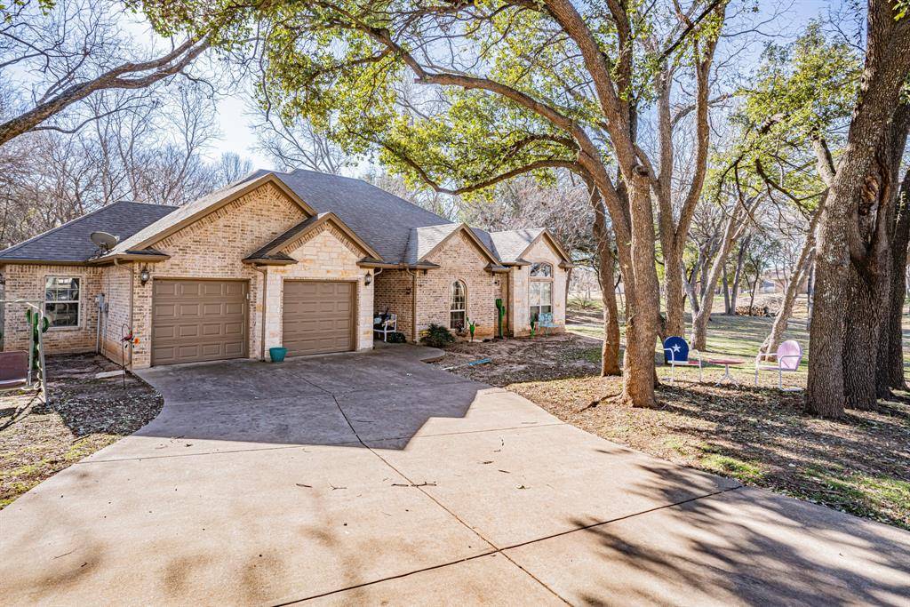 Granbury, TX 76049,405 Aqua Vista Drive