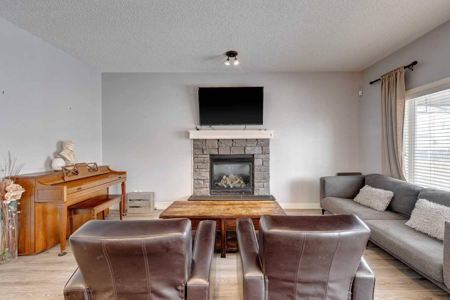 Calgary, AB T3M 1G2,8 Cranwell GN SE