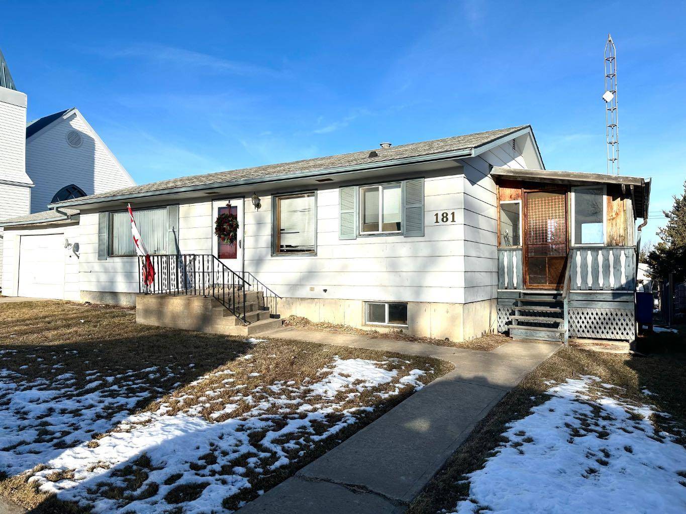 Edberg, AB T0B1J0,181 1 Street S