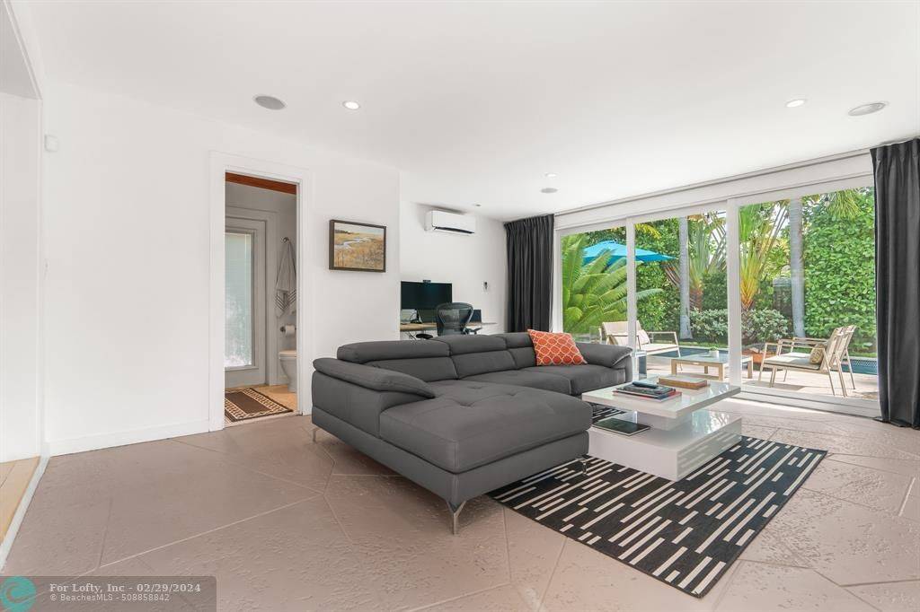 Fort Lauderdale, FL 33305,1702 NE 7th Ter