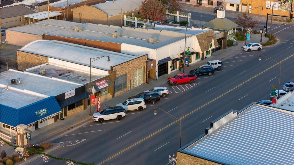 Weatherford, OK 73096,213 W Main Street