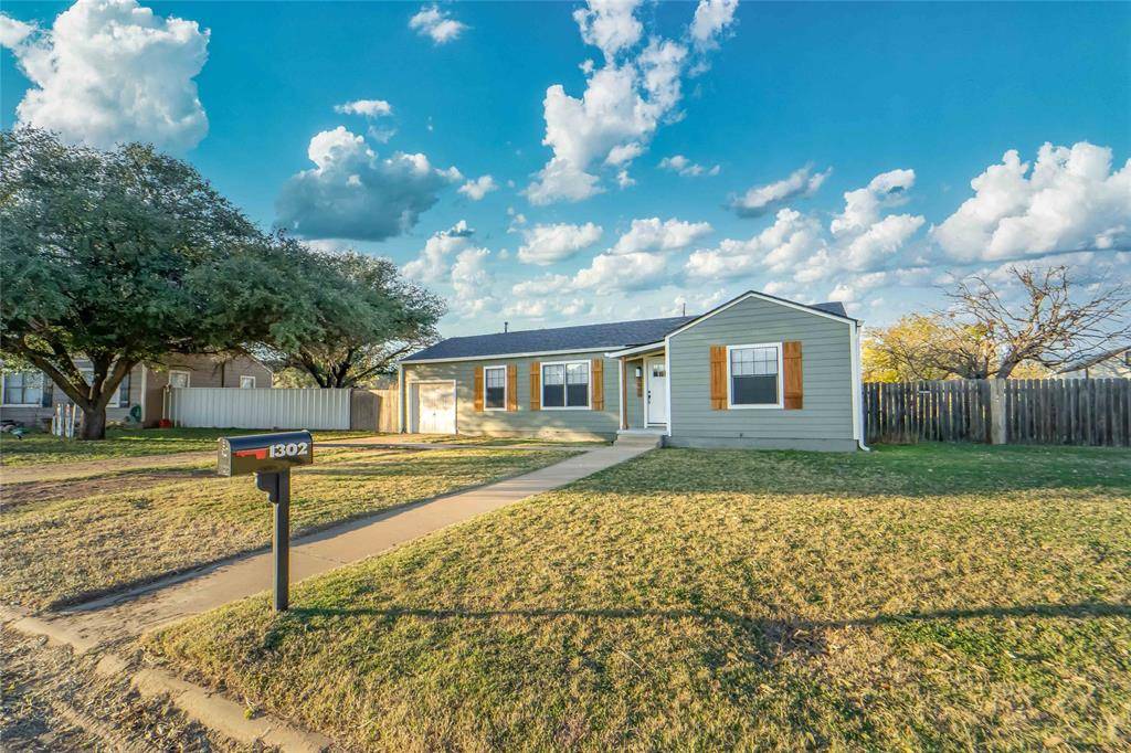 Breckenridge, TX 76424,1302 W Hullum Street