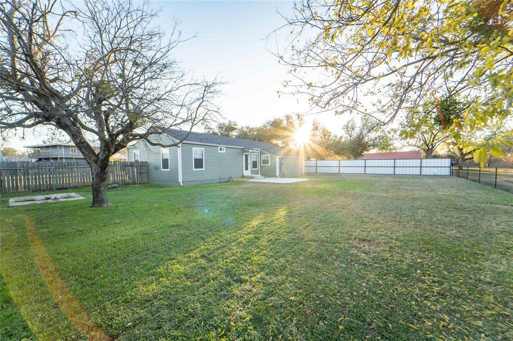 Breckenridge, TX 76424,1302 W Hullum Street