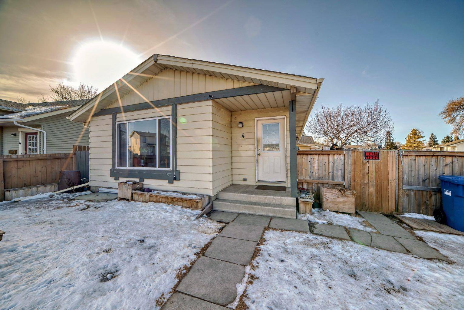 Calgary, AB T2A 6Y3,4 Aberdare PL NE