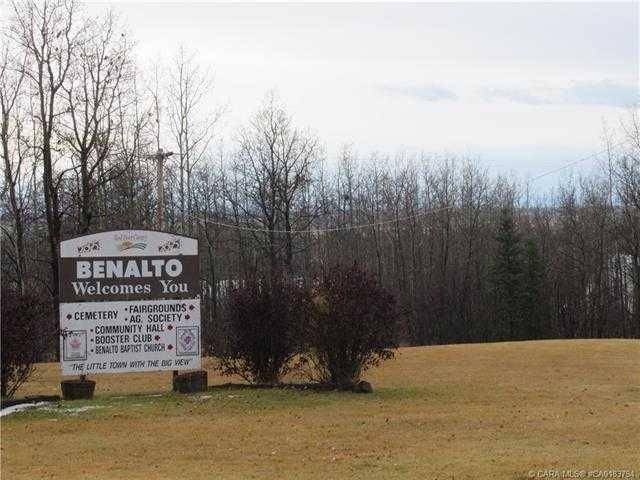 Benalto, AB T0M 0H0,48 Railway Avenue