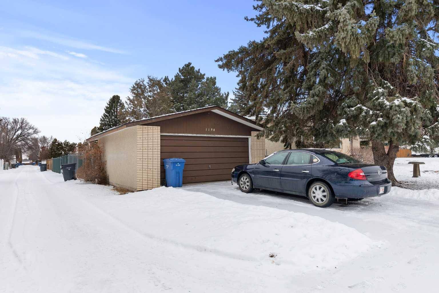 Medicine Hat, AB T1A 6Z8,1134 Bassett CRES NW