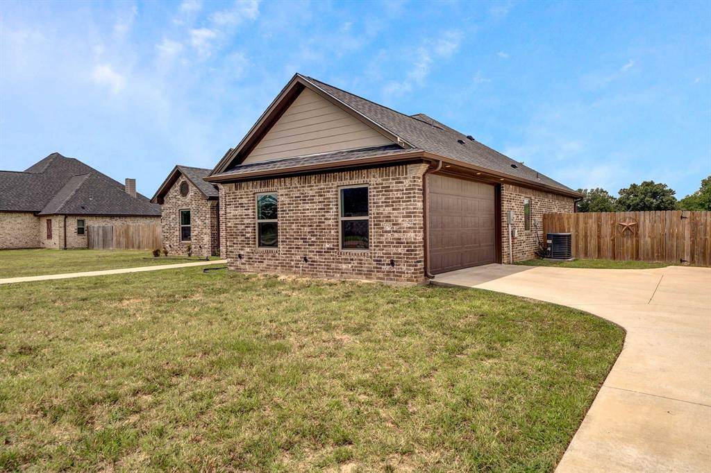 Tyler, TX 75706,15816 County Road 472