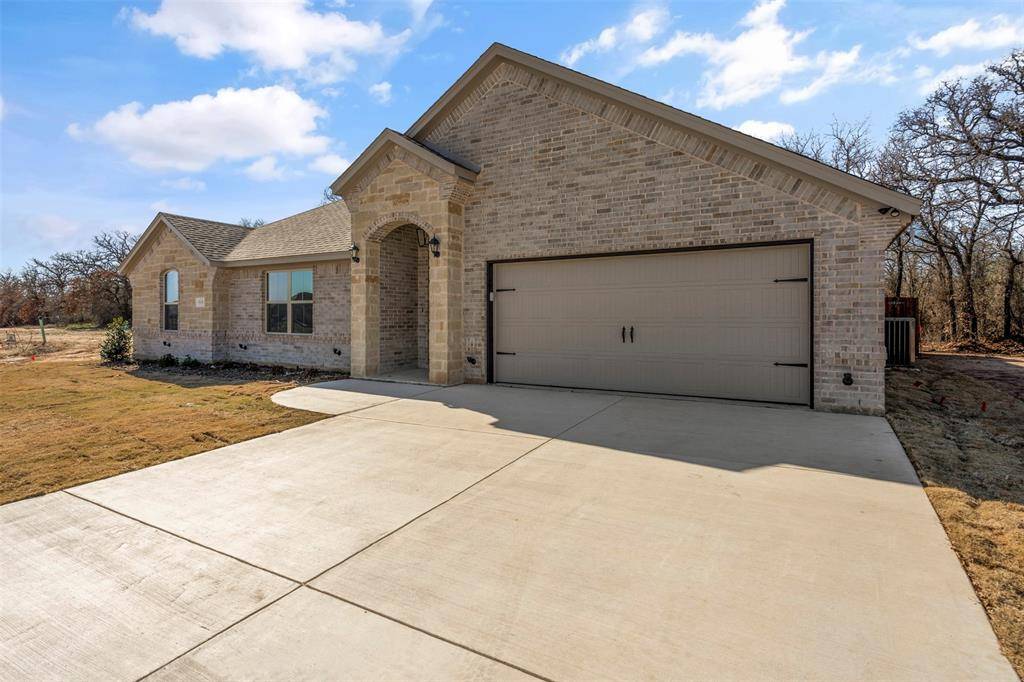 Tolar, TX 76476,519 Calla Lily Way