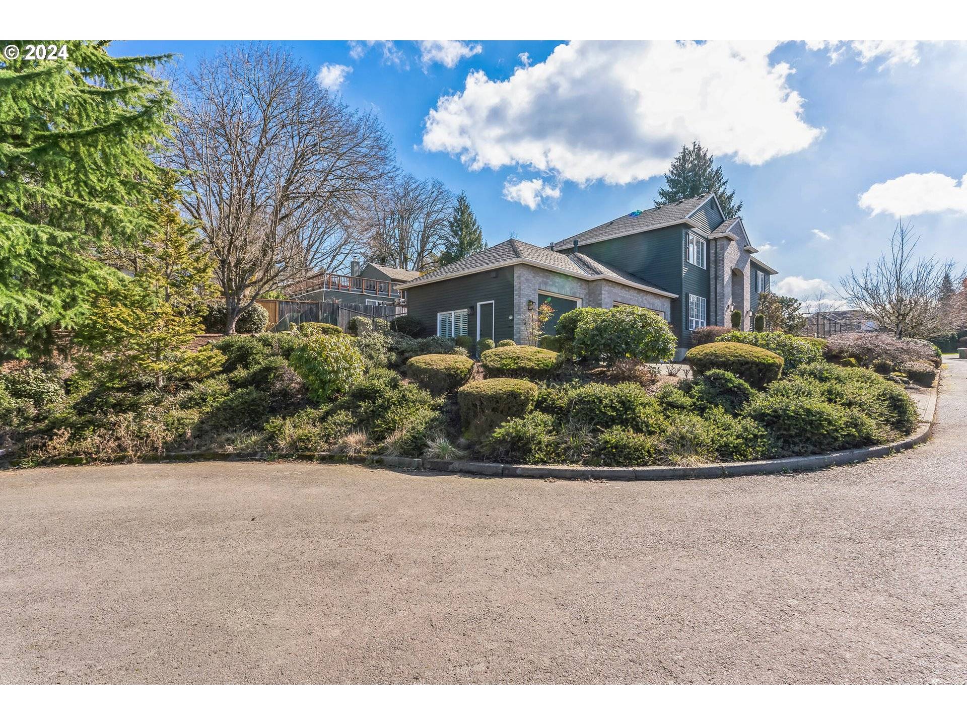 Lake Oswego, OR 97034,12730 ADRIAN CT