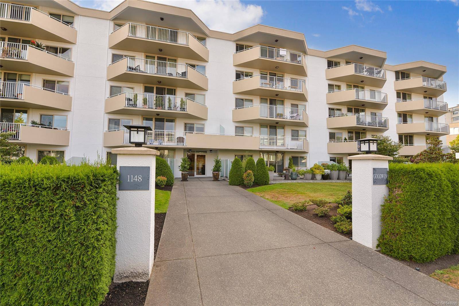 Oak Bay, BC V8S 5H2,1148 Goodwin St #201