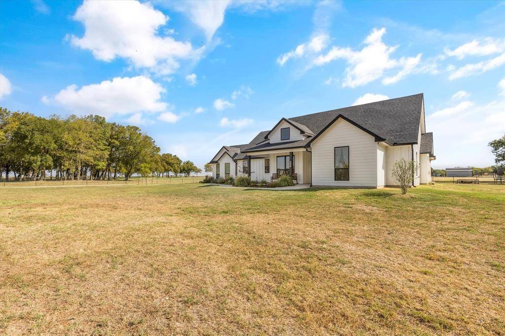 Grandview, TX 76050,8241 County Road 204