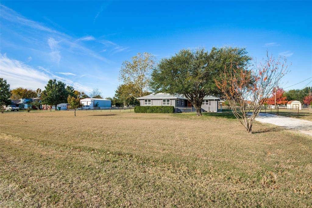 Tioga, TX 76271,704 S Cherokee Drive