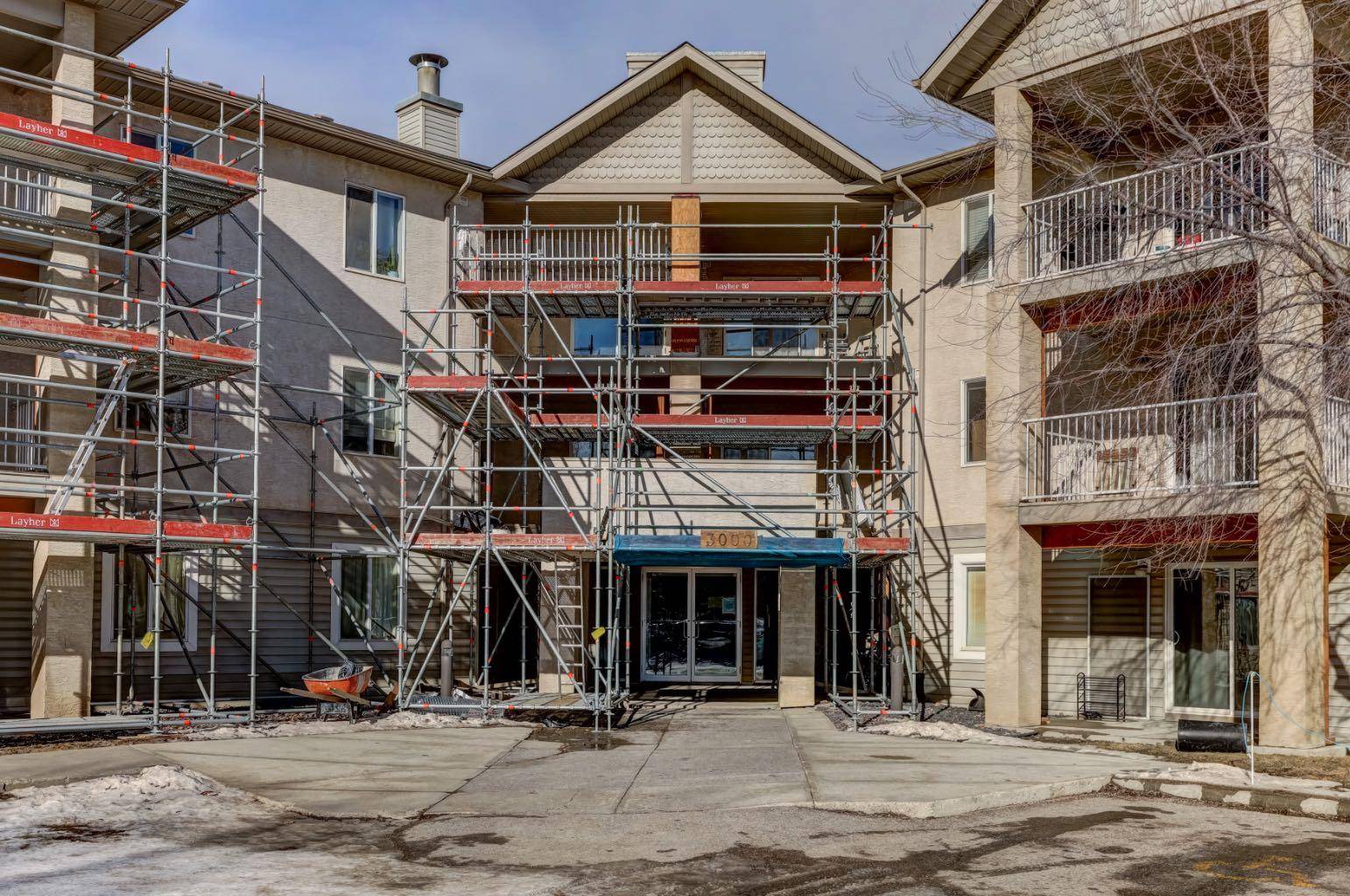 Calgary, AB T3G 5N5,3000 Citadel Meadow PT NW #114