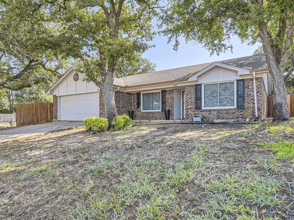 Bedford, TX 76021,2808 Meadow Creek Drive