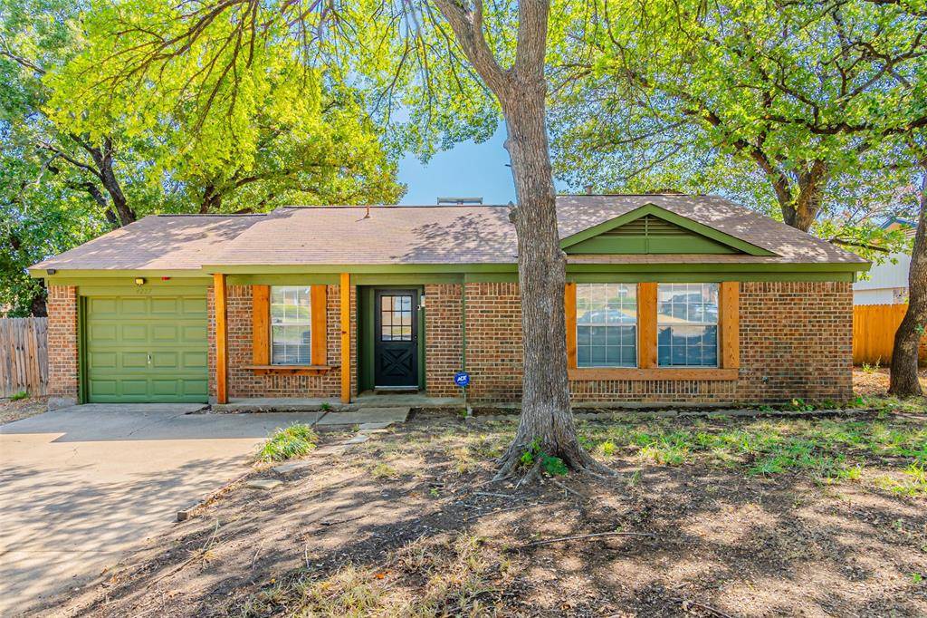 Arlington, TX 76016,4227 Glen Pines Court