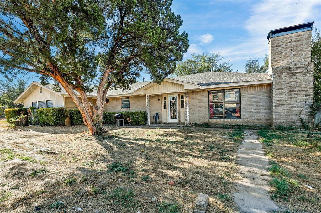 Blum, TX 76627,115 Thompson Lane